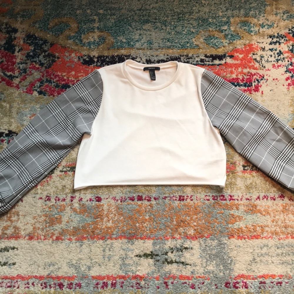Plaid sleeve crop top